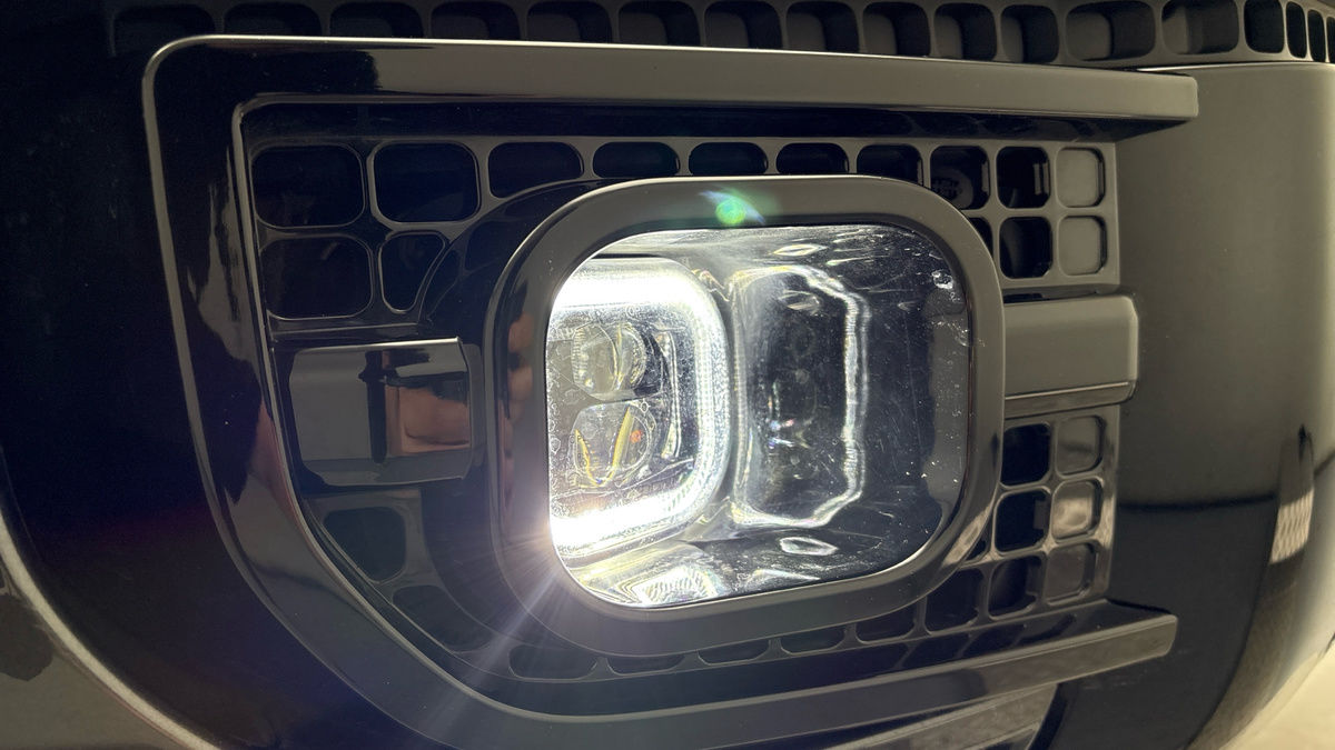 Land Rover Defender 110 Urban Image 56
