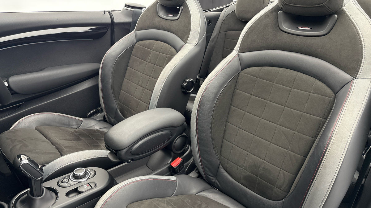 MINI Convertible Image 7