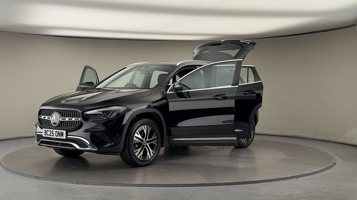 More views of Mercedes-Benz GLA