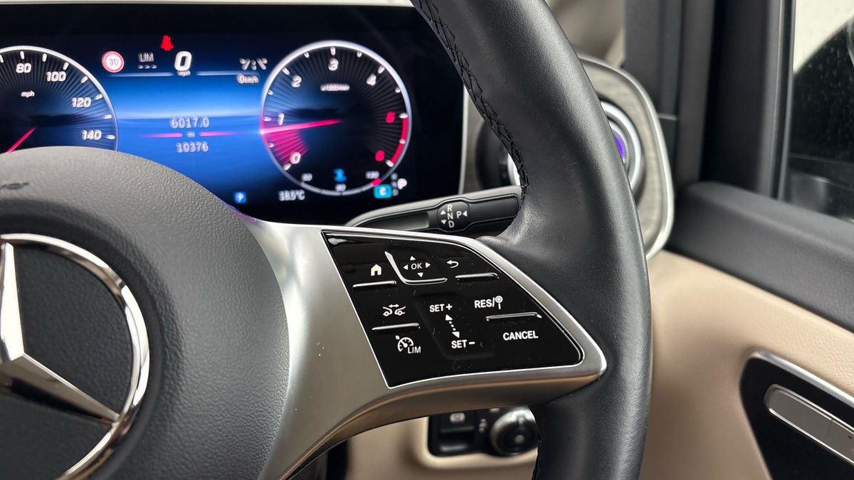Mercedes-Benz V Class Image 14