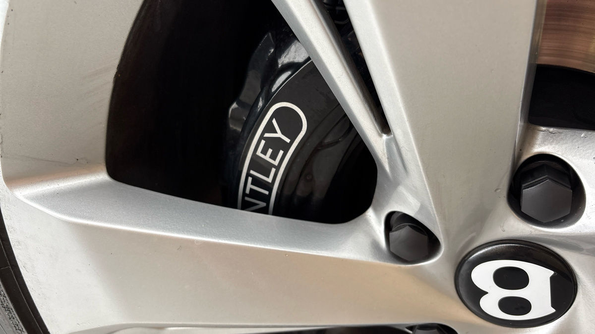 Bentley Bentayga Image 36