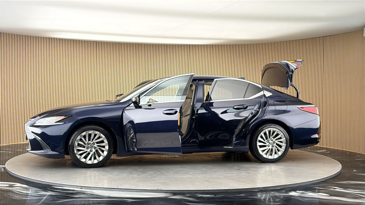 More views of Lexus ES