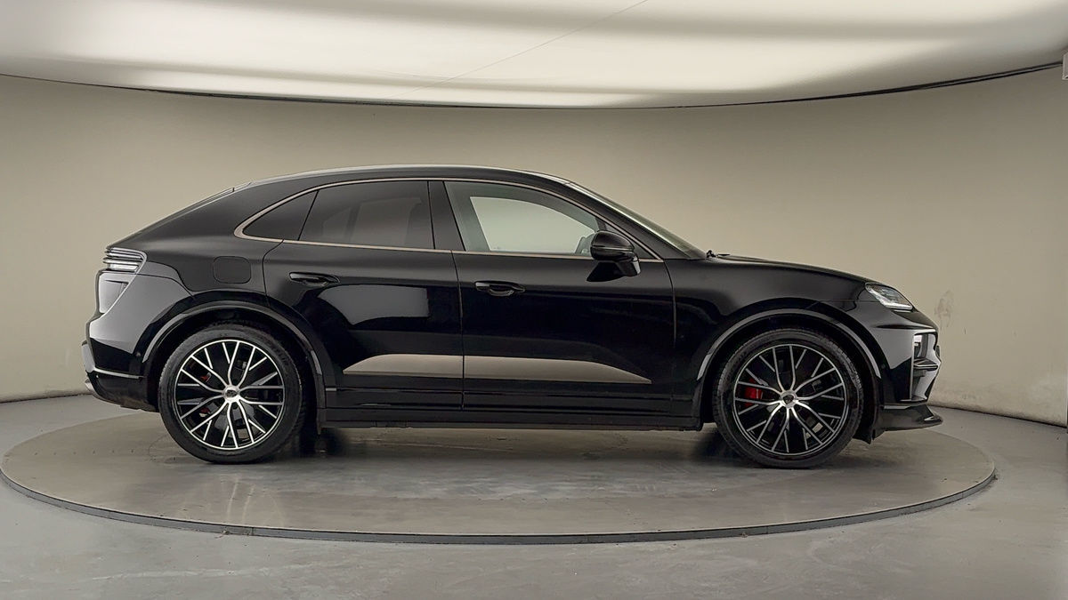 Porsche Macan Image 16