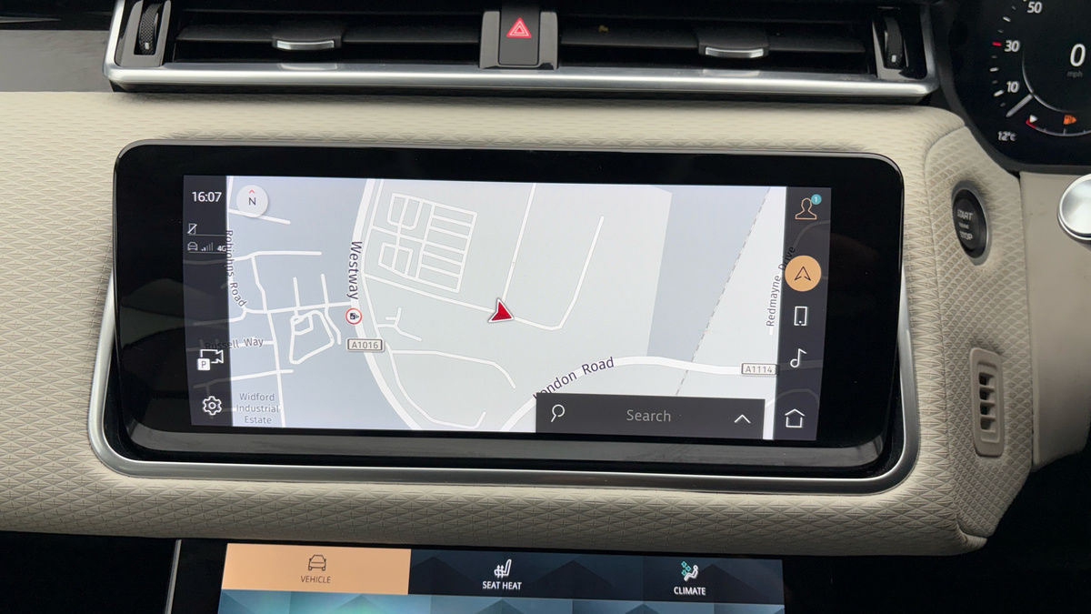 Land Rover Range Rover Velar Image 17