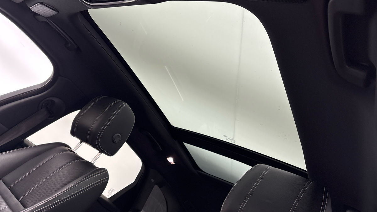 Land Rover Range Rover Velar Image 6