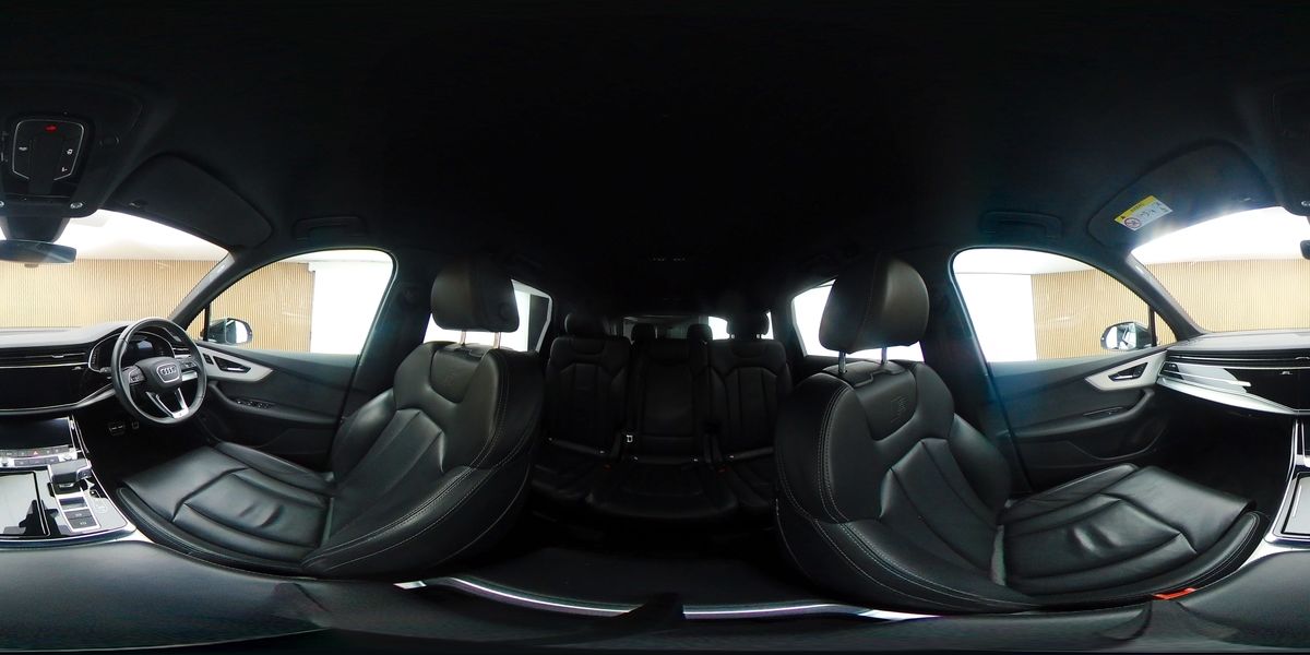 More views of Audi Q7