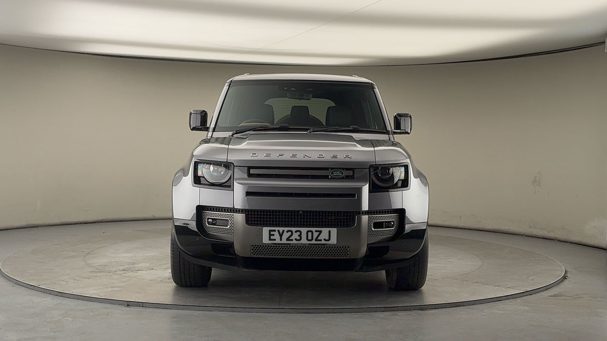 Land Rover Defender 110 Image 3