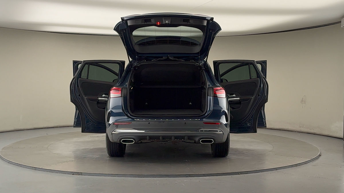 More views of Mercedes-Benz GLA