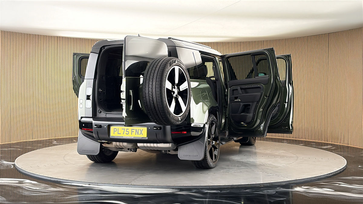 More views of Land Rover Defender 110
