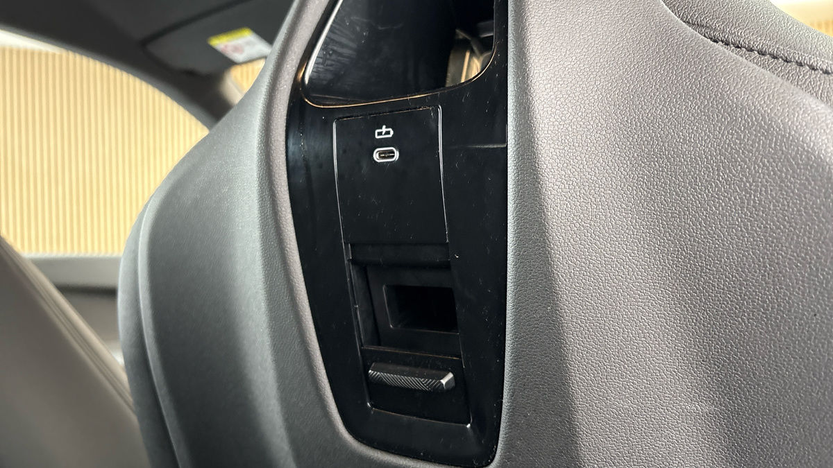 BMW iX Image 25