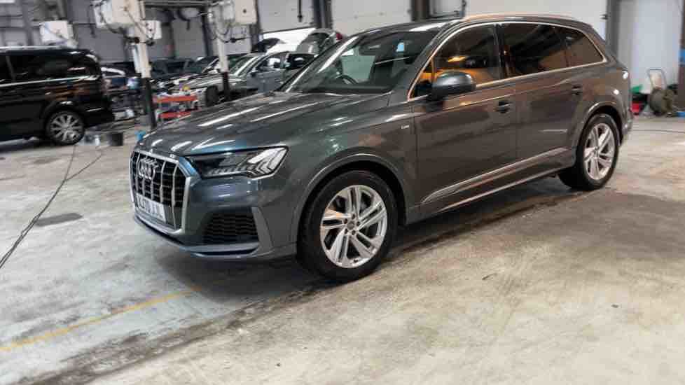 More views of Audi Q7