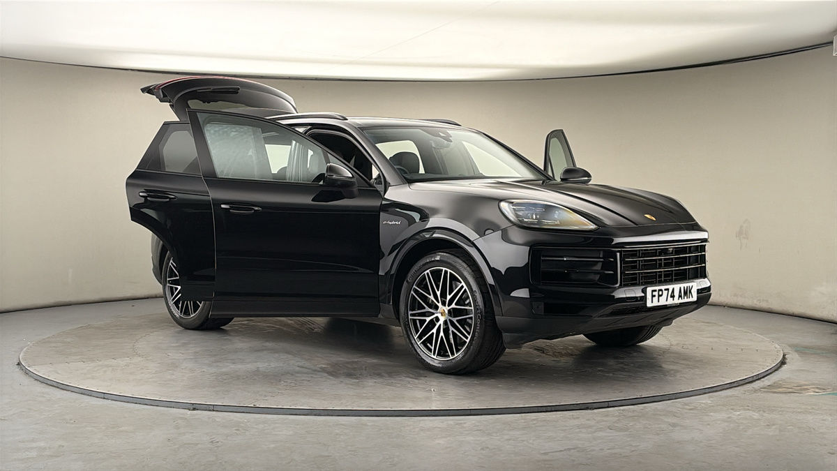 More views of Porsche Cayenne