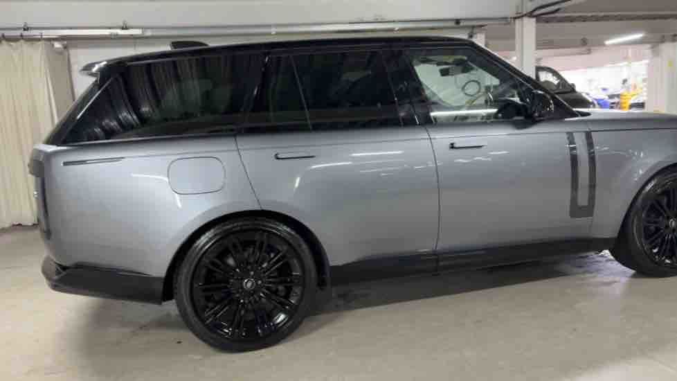 More views of Land Rover Range Rover