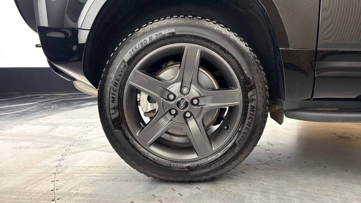 Land Rover Defender 90 Image 10