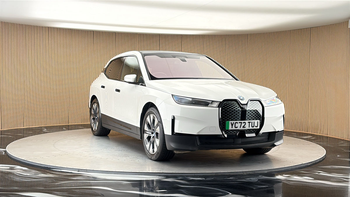 More views of BMW iX