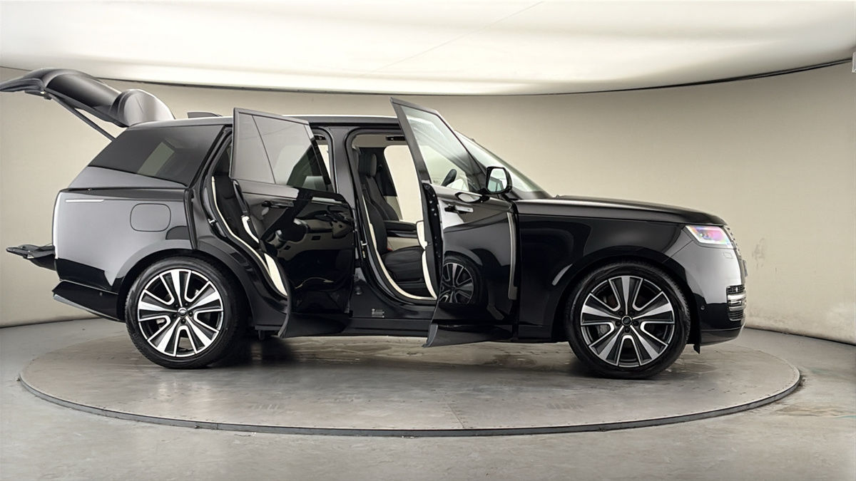 More views of Land Rover Range Rover