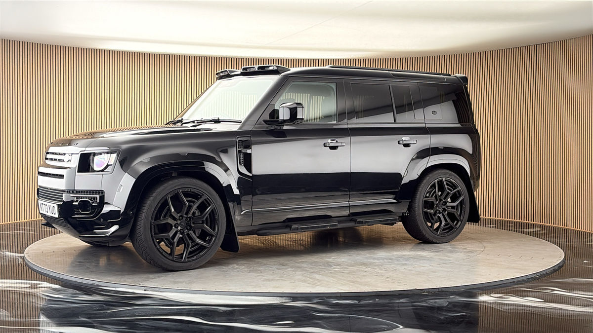 More views of Land Rover Defender 110