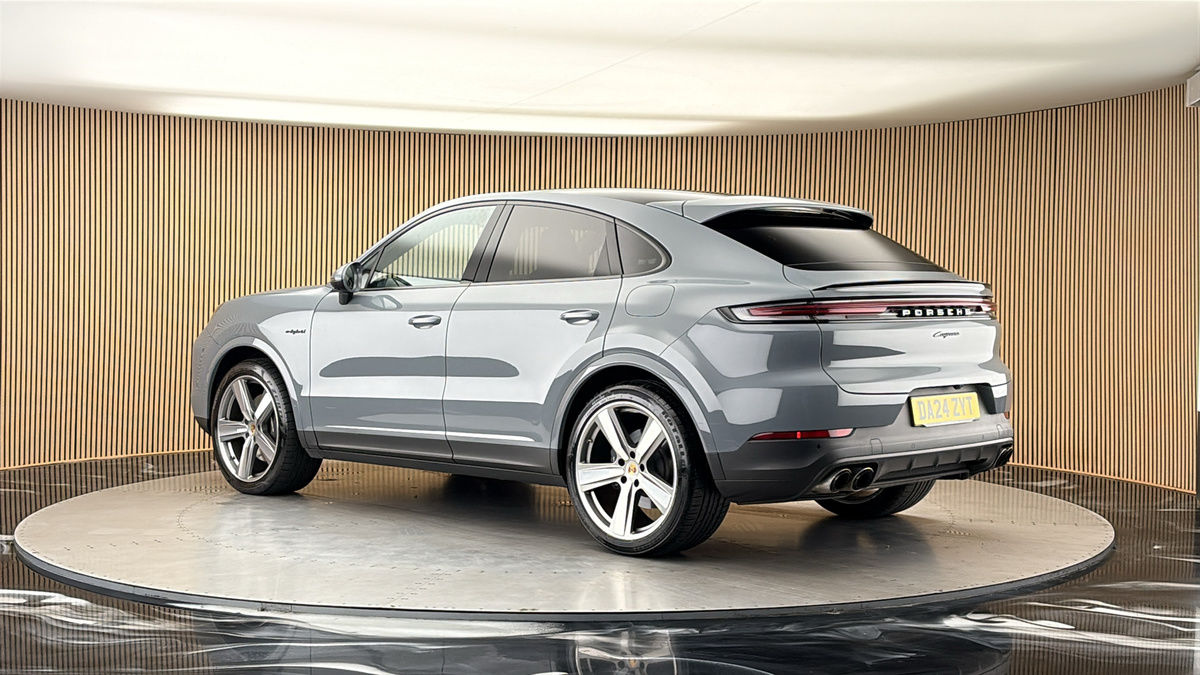 More views of Porsche Cayenne
