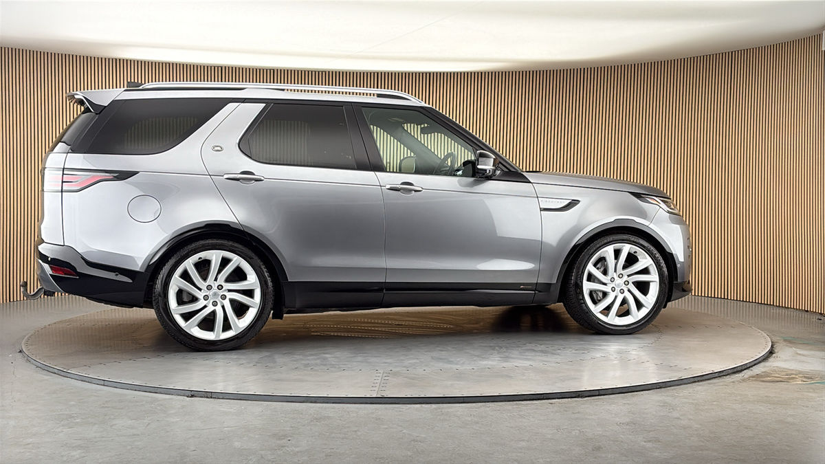 More views of Land Rover Discovery