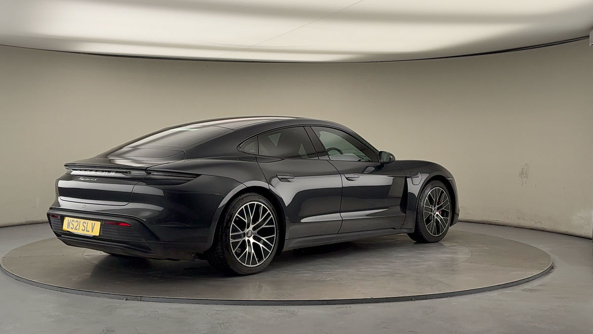 Porsche Taycan Image 21