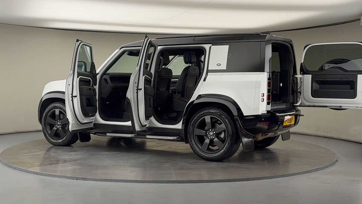 More views of Land Rover Defender 110