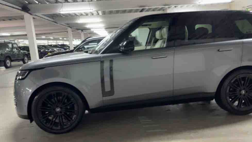 More views of Land Rover Range Rover