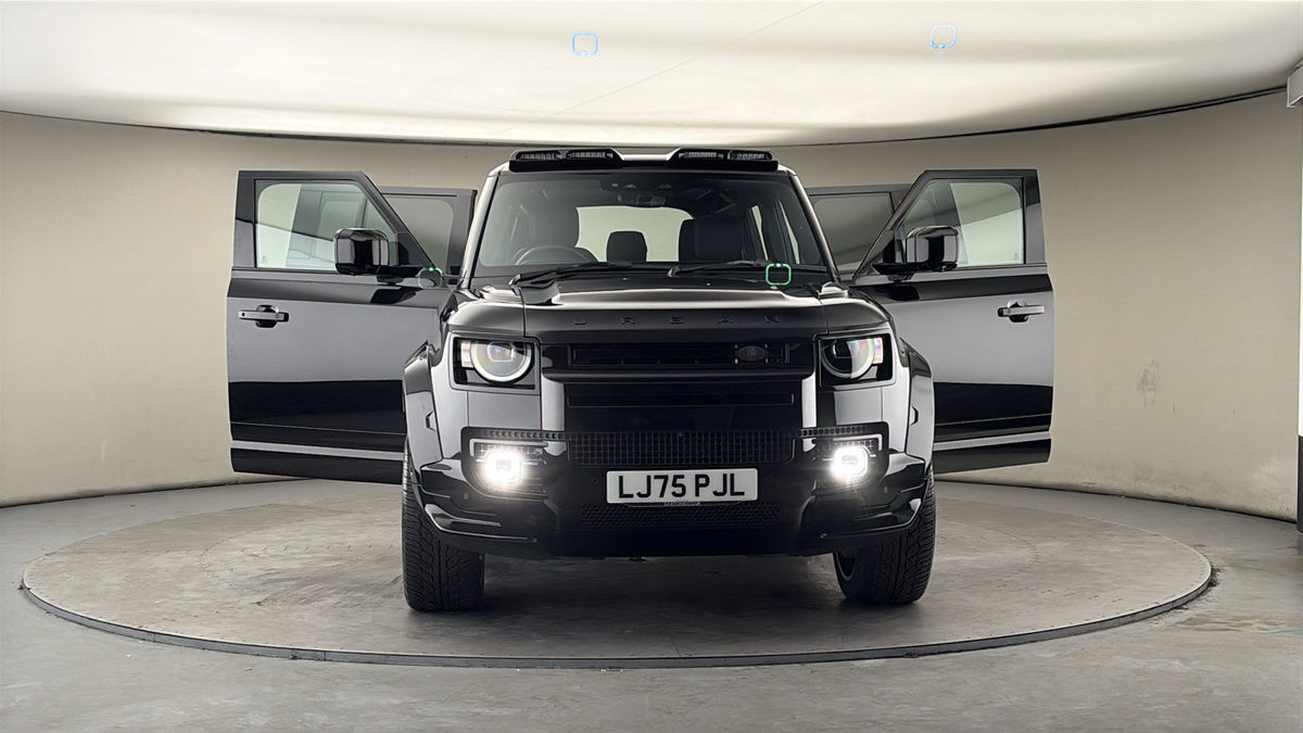 More views of Land Rover Defender 110