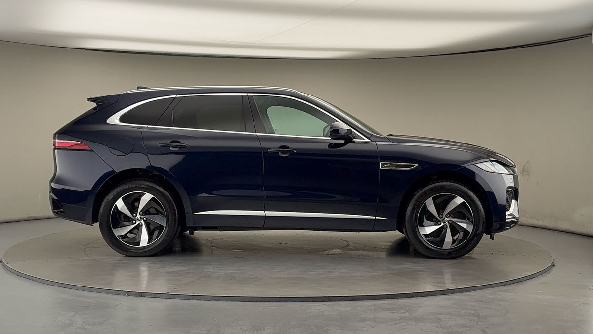 Jaguar F-PACE Image 16