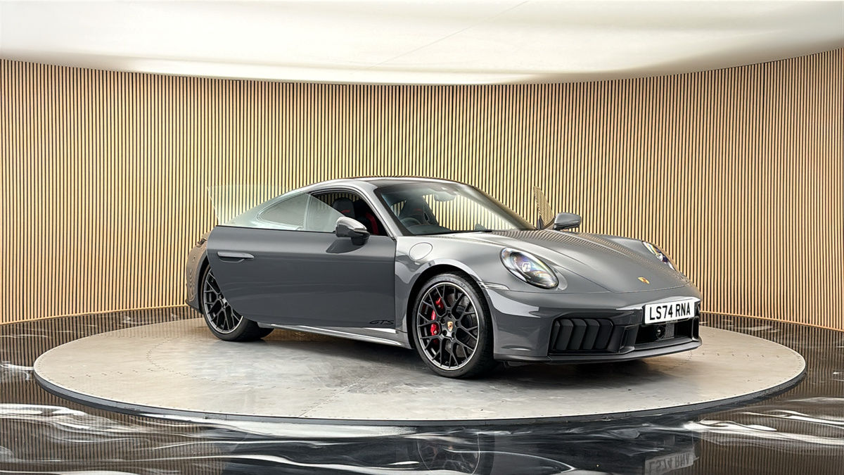More views of Porsche 911