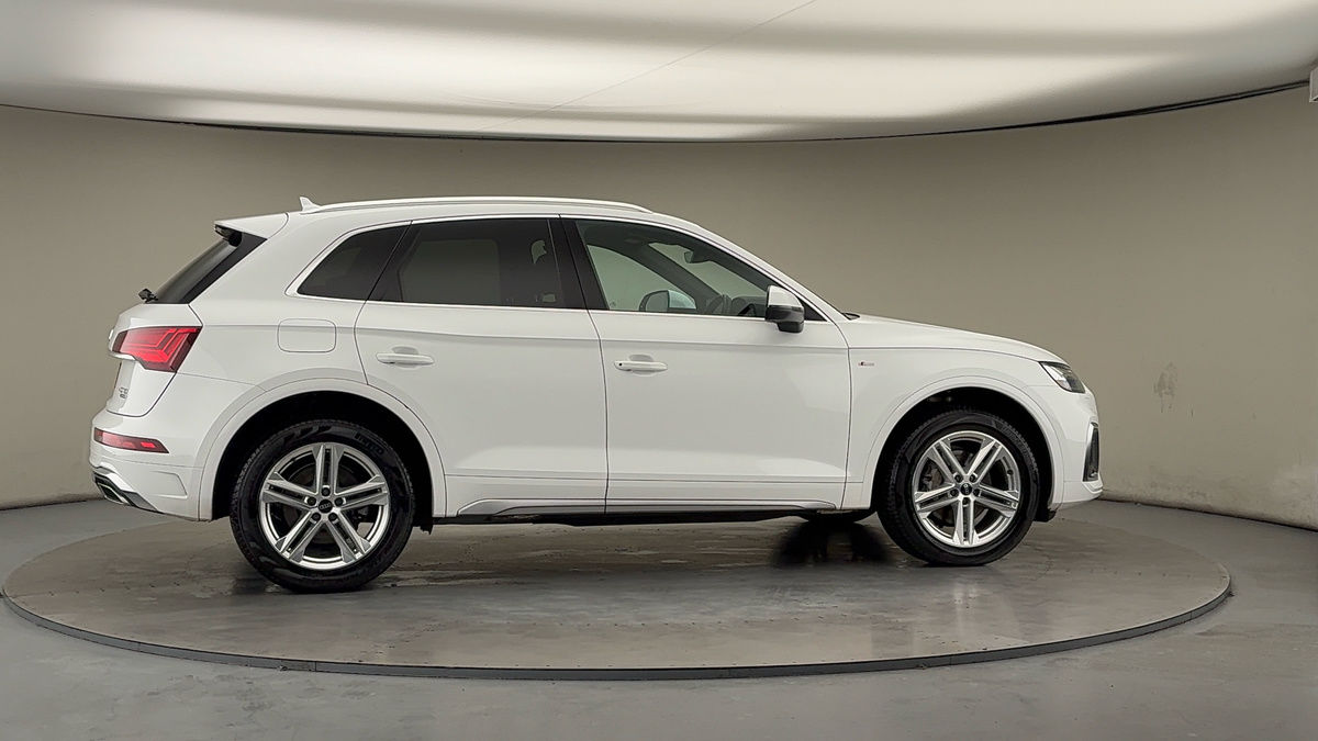 More views of Audi Q5