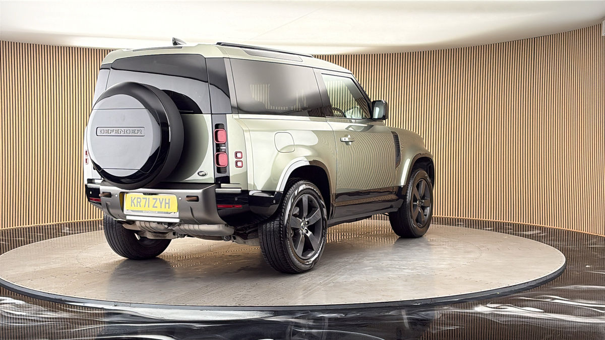 More views of Land Rover Defender 90