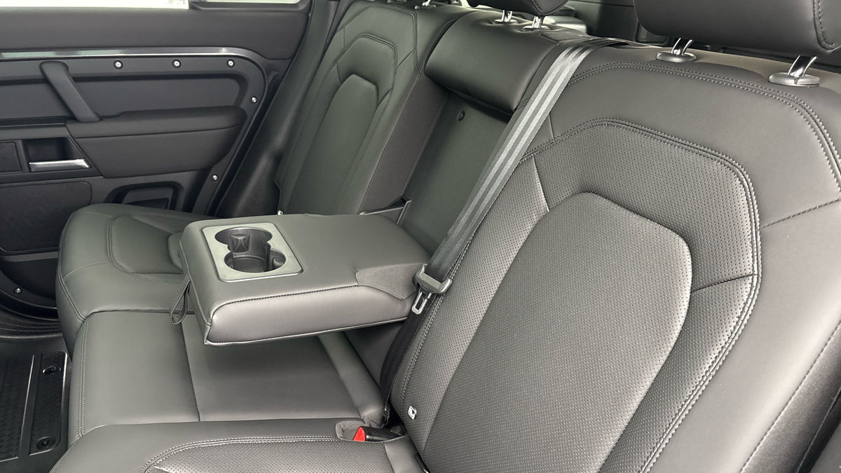 Land Rover Defender 110 Urban Image 9