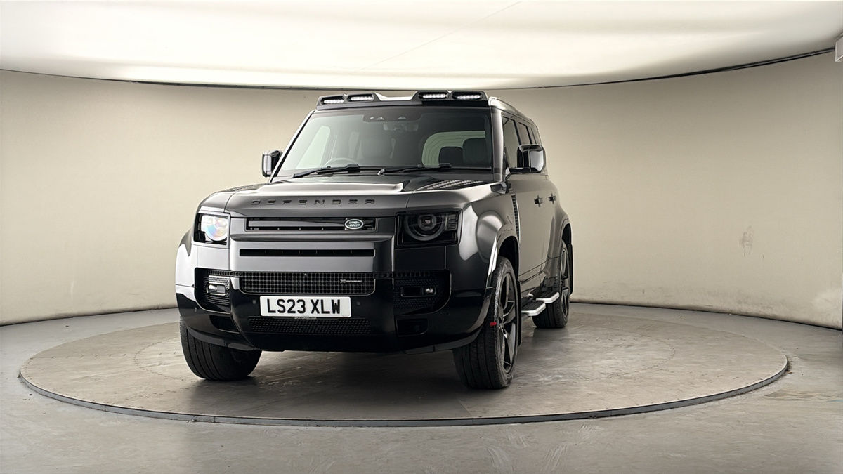 More views of Land Rover Defender 110