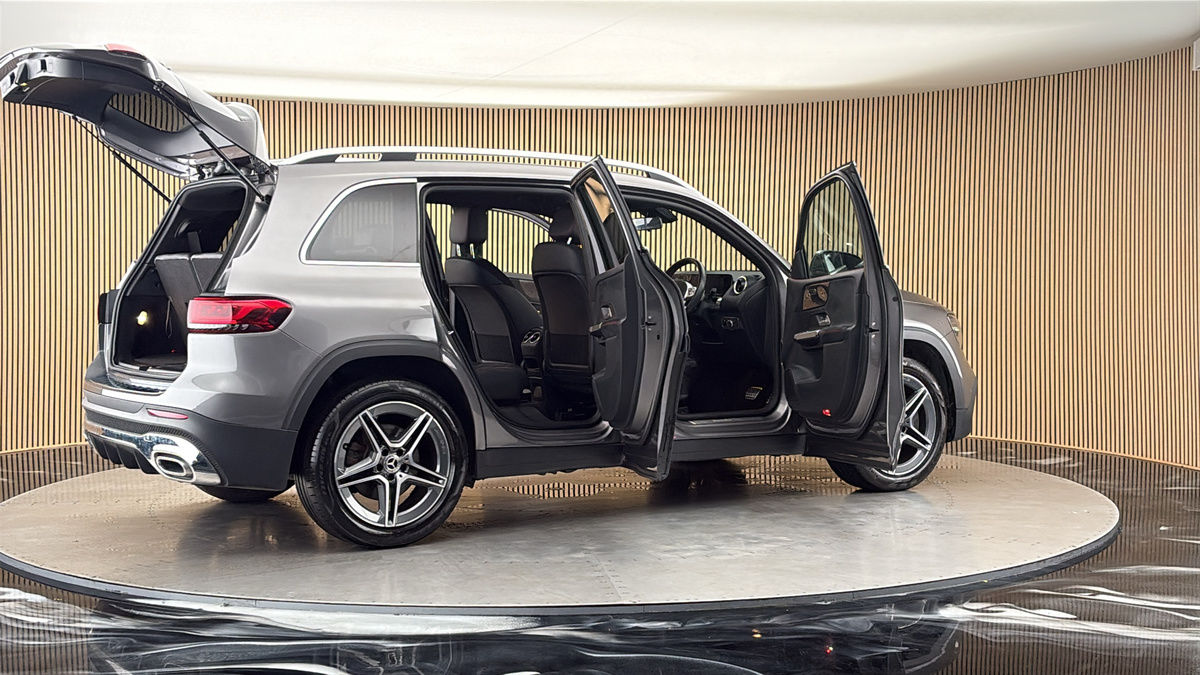 More views of Mercedes-Benz GLB