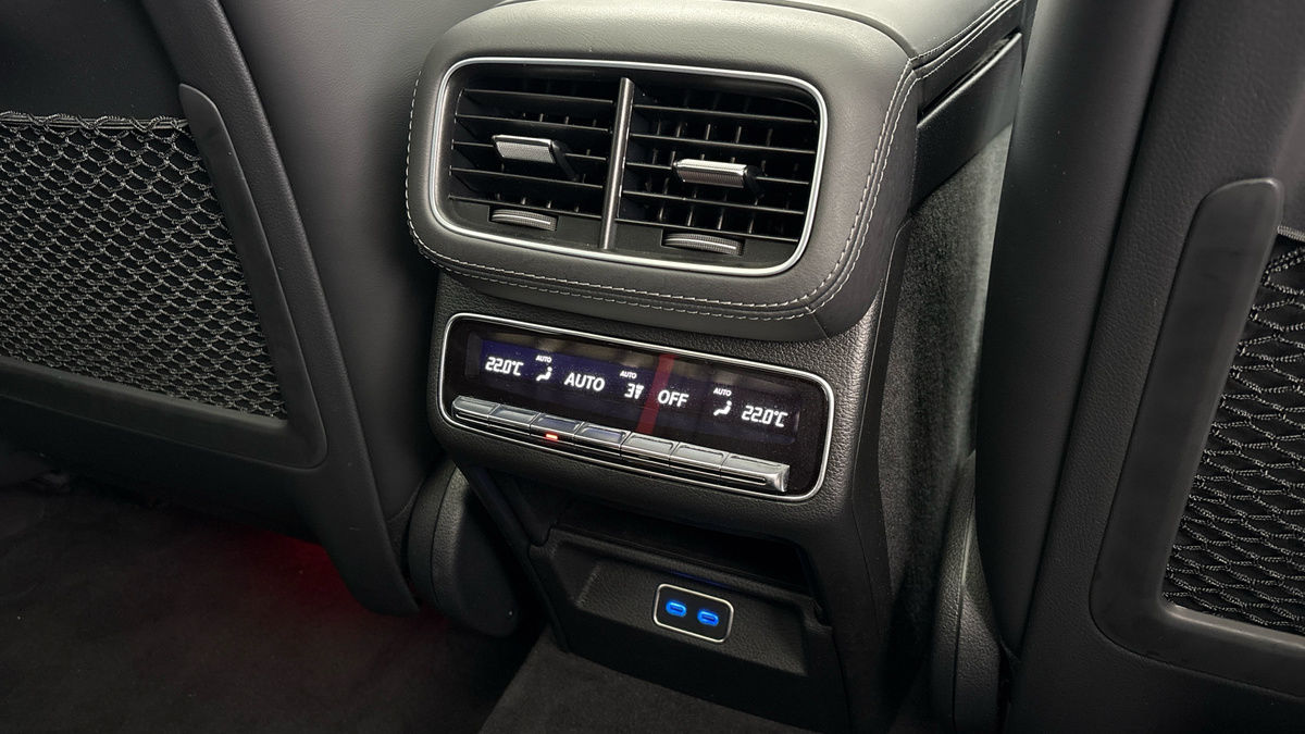 Mercedes-Benz GLE Image 47