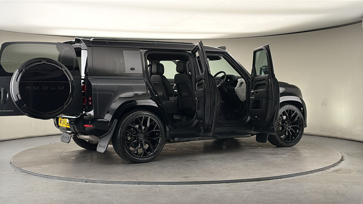 More views of Land Rover Defender 110
