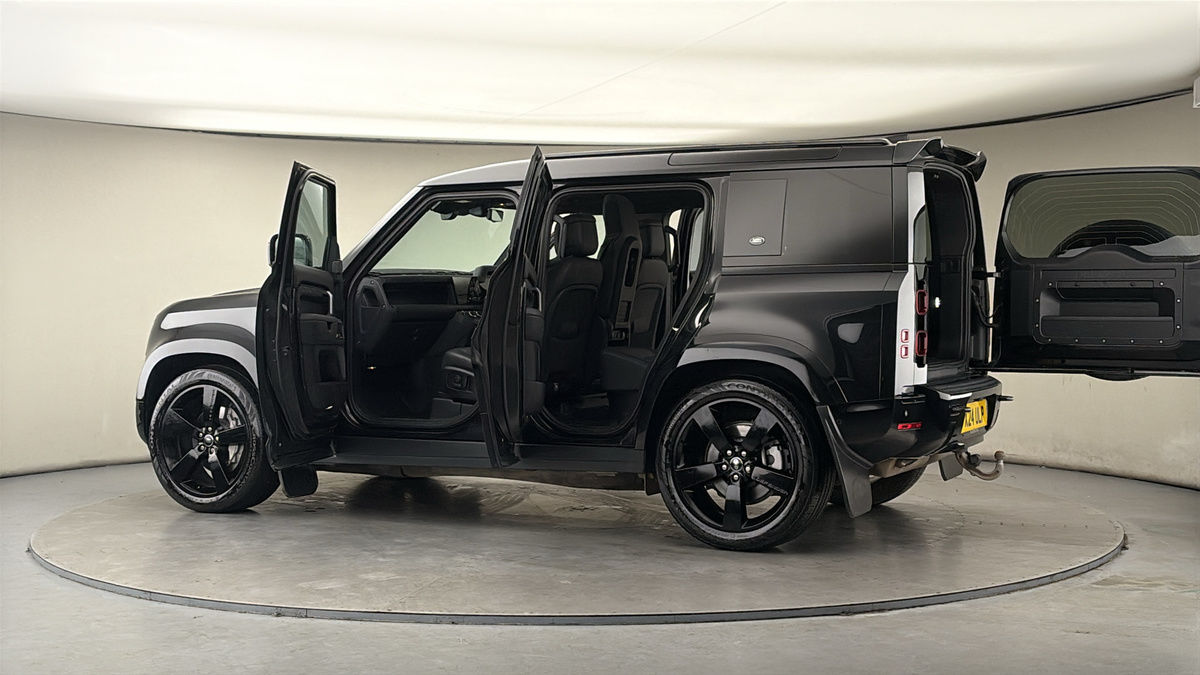 More views of Land Rover Defender 110