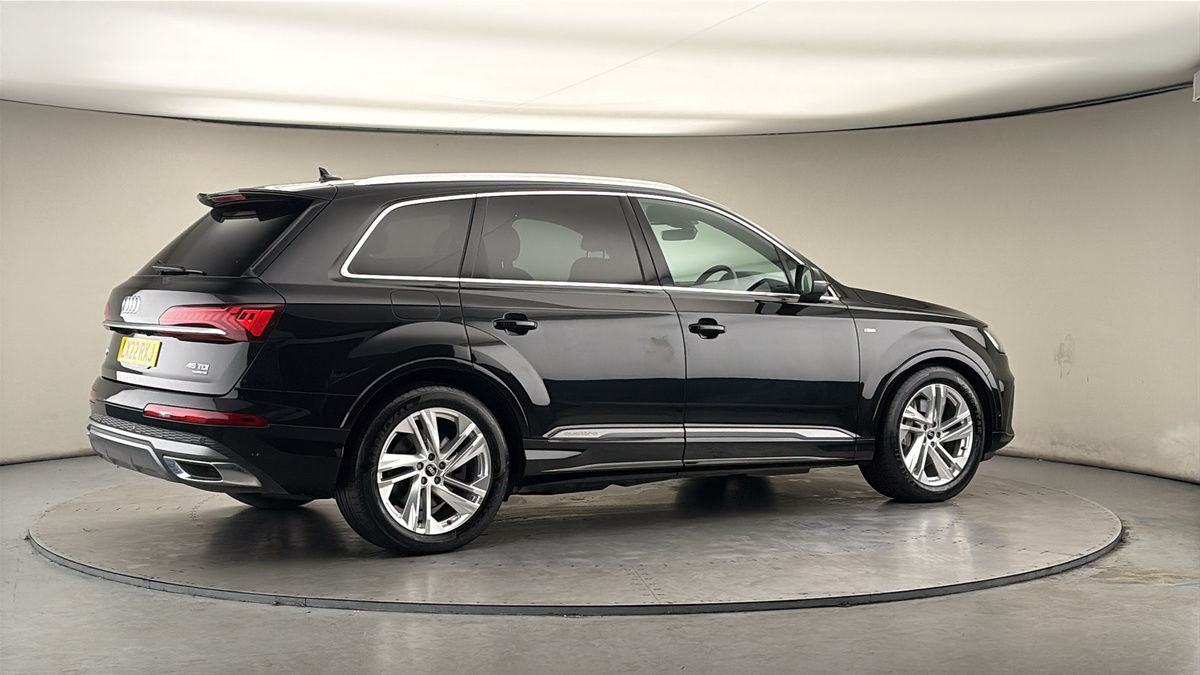 More views of Audi Q7