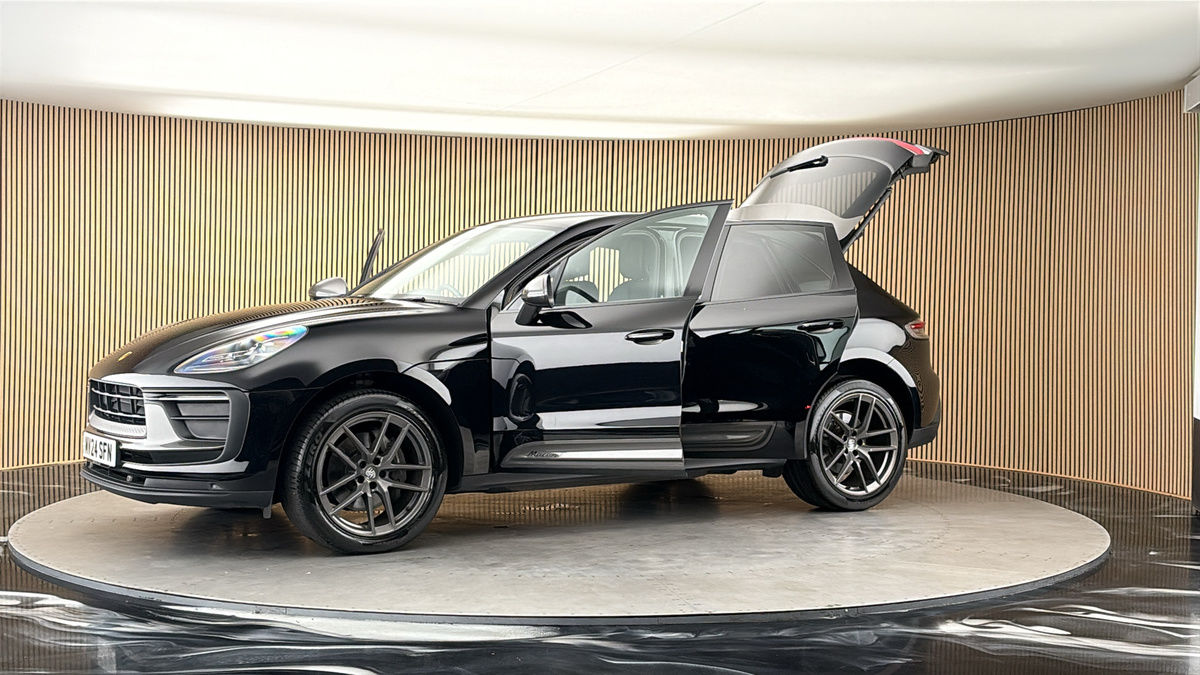 More views of Porsche Macan