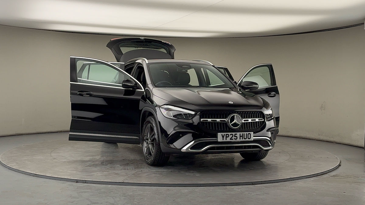 More views of Mercedes-Benz GLA