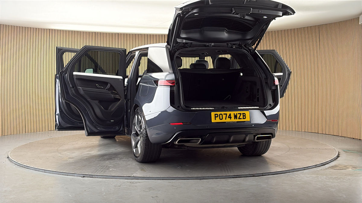 More views of Land Rover Range Rover Sport