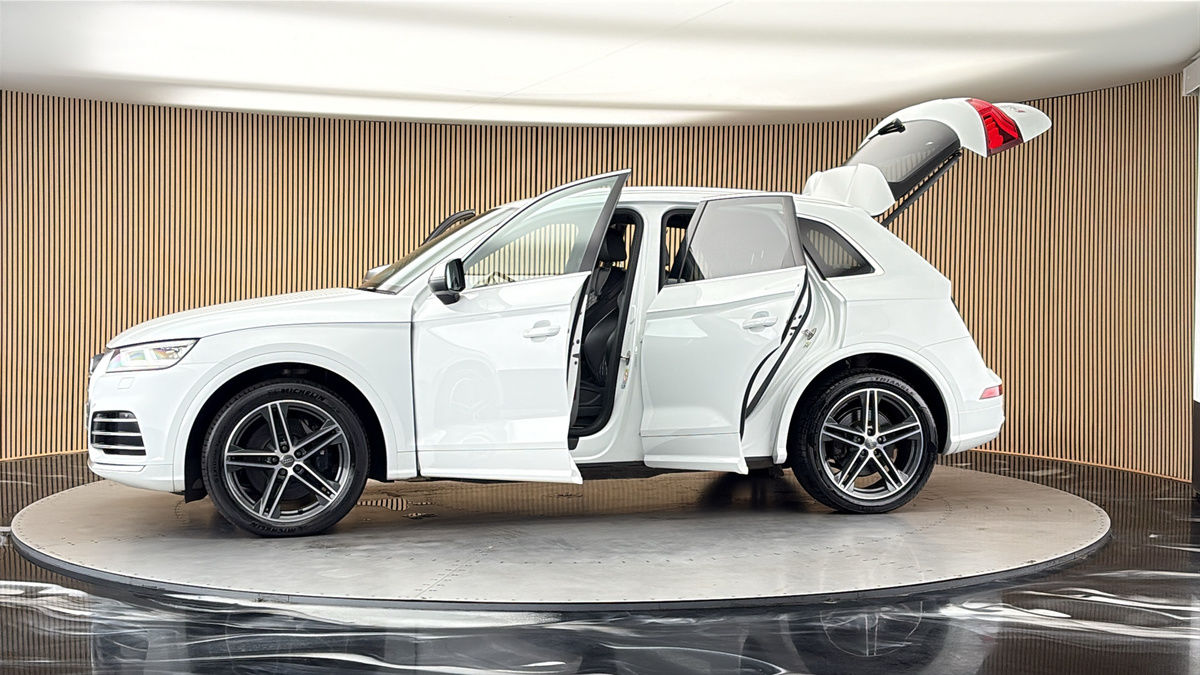 More views of Audi SQ5