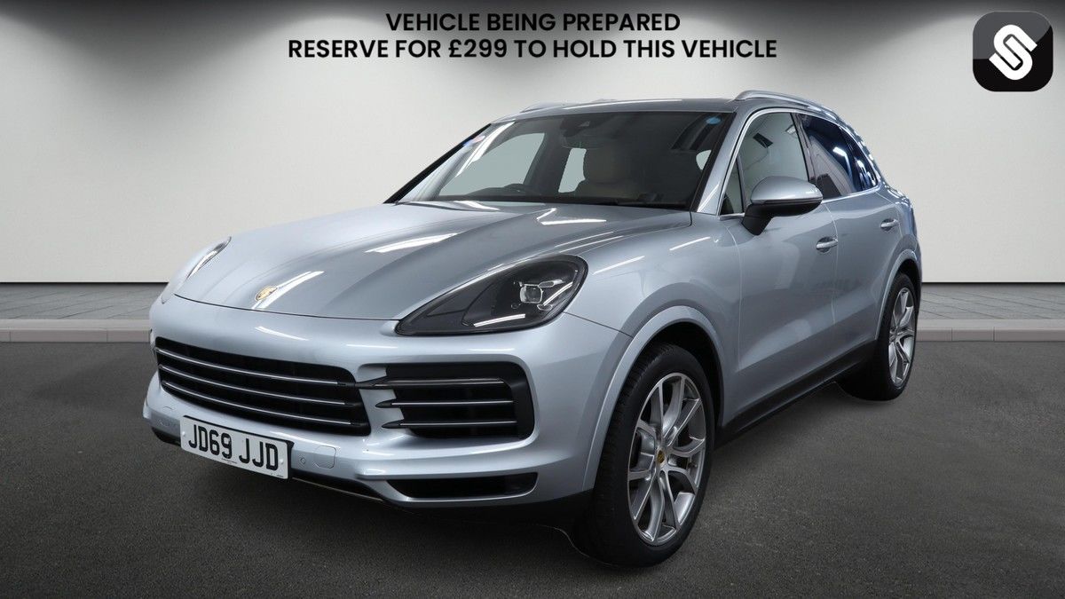 Porsche Cayenne Image 2