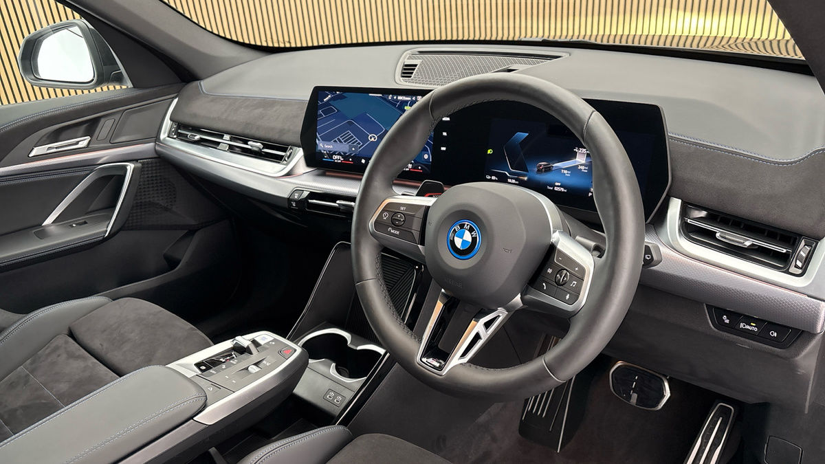 BMW iX1 Image 5