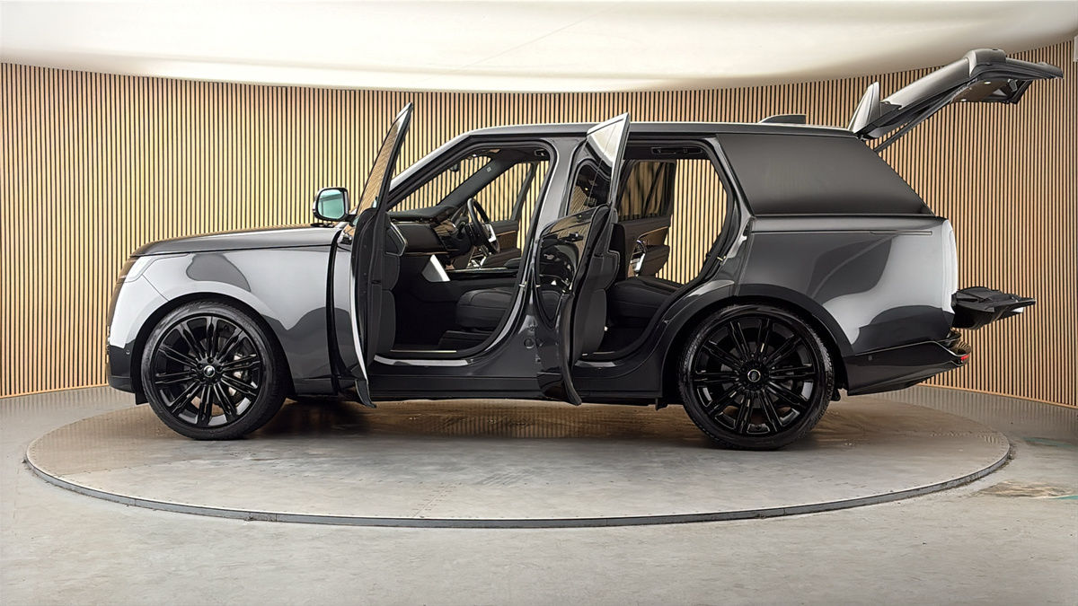 More views of Land Rover Range Rover