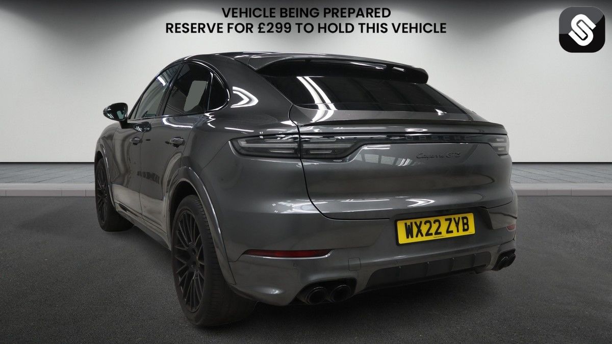 Porsche Cayenne Image 3