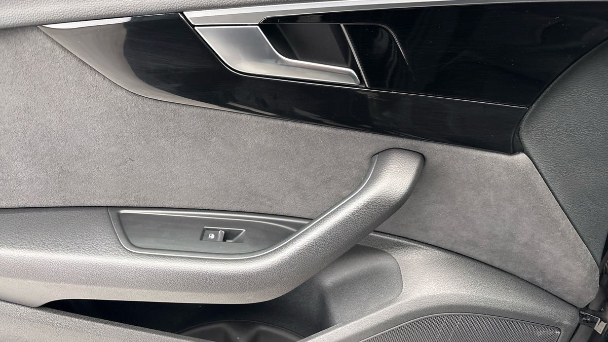 Audi A4 Avant Image 19