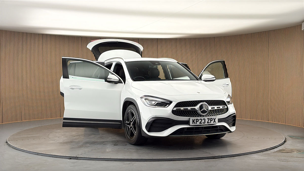 More views of Mercedes-Benz GLA