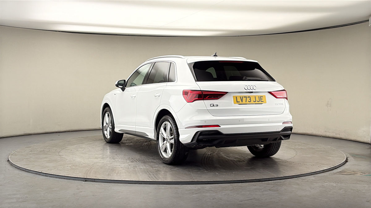 More views of Audi Q3