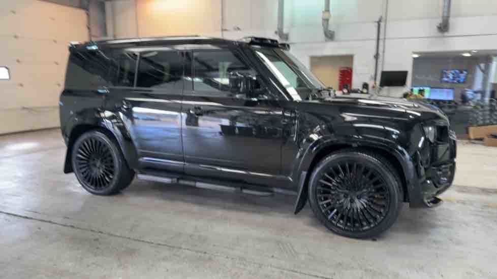 More views of Land Rover Defender 110